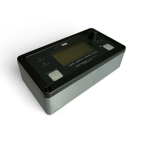 Dometic Büttner MT ICC InfoControl ICC‑1600/ICC‑3000 Aufputzgehäuse Rückansicht mit montiertem Elektronikmodul und Anschlussstecker